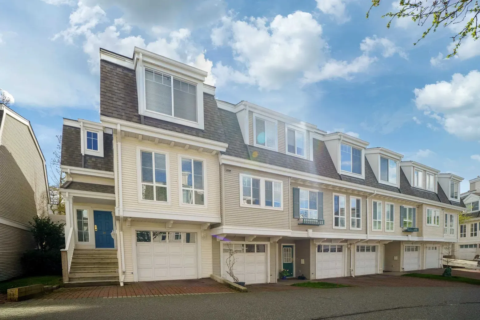 Luxurious fourplex home in Burnaby Area