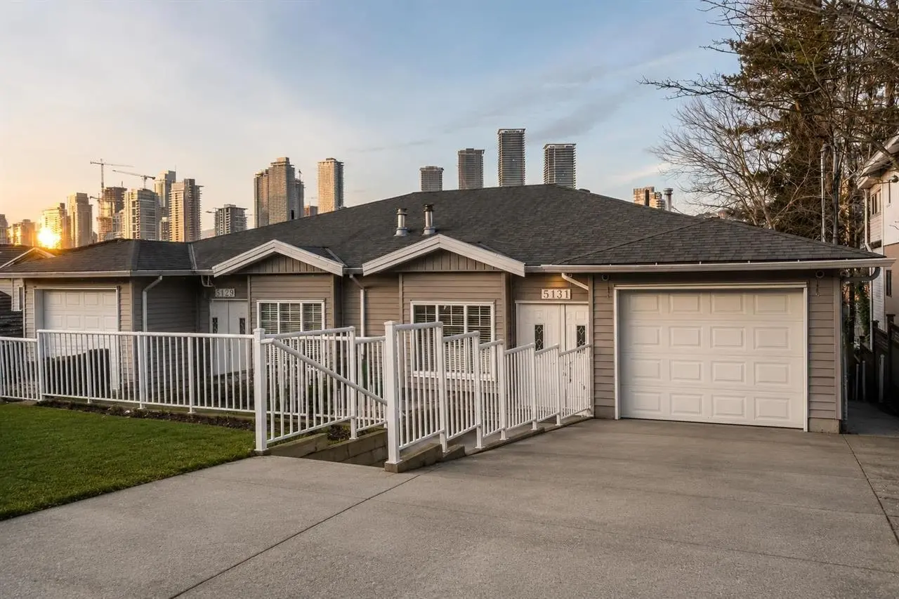 Luxurious half duplex home in Burnaby Area