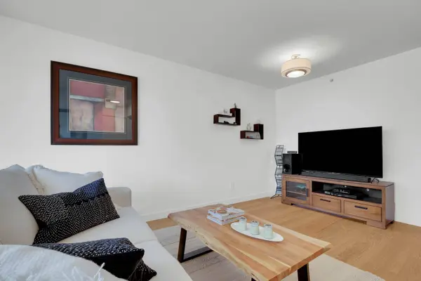 488 Helmcken Street ST #801, Vancouver, BC V6B 6E4
