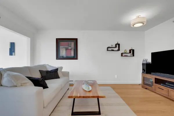 488 Helmcken Street ST #801, Vancouver, BC V6B 6E4
