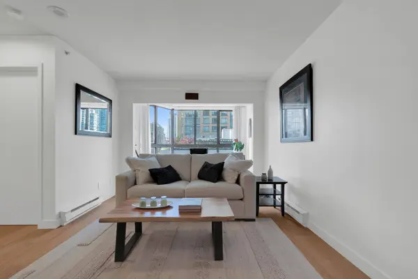 488 Helmcken Street ST #801, Vancouver, BC V6B 6E4