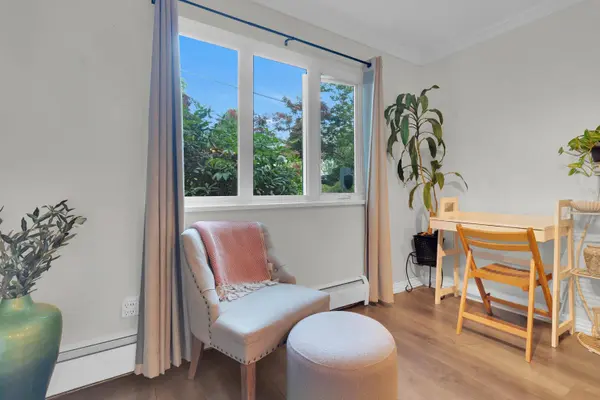 1122 King Albert Avenue #106, Coquitlam, BC V3J 1X7