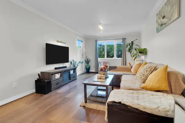1122 King Albert Avenue #106, Coquitlam, BC V3J 1X7