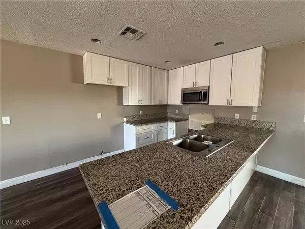 615 Hidden Valley DR, Henderson, NV 89002