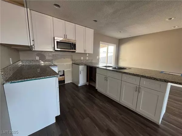 615 Hidden Valley DR, Henderson, NV 89002