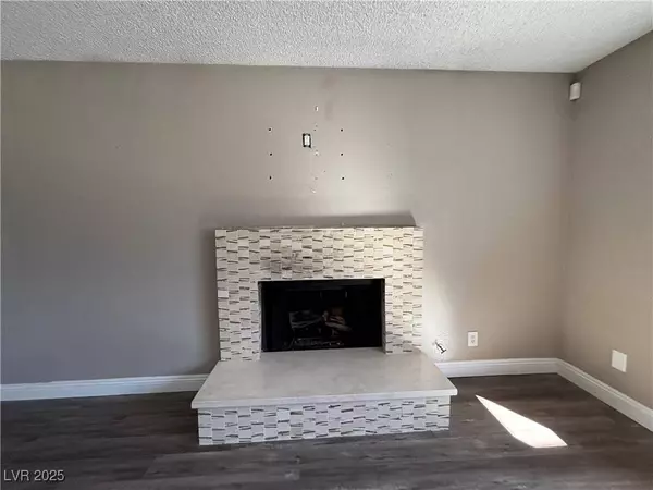 615 Hidden Valley DR, Henderson, NV 89002