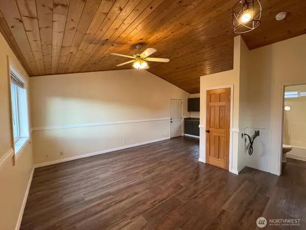 475 SE Barrington DR #D, Oak Harbor, WA 98277