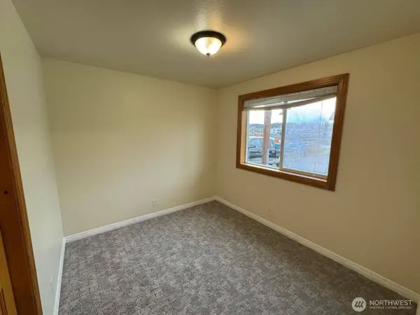 475 SE Barrington DR #D, Oak Harbor, WA 98277