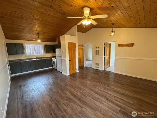 475 SE Barrington DR #D, Oak Harbor, WA 98277