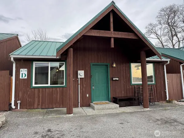 475 SE Barrington DR #D, Oak Harbor, WA 98277