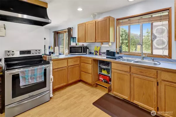 8120 Gordon RD, Concrete, WA 98237