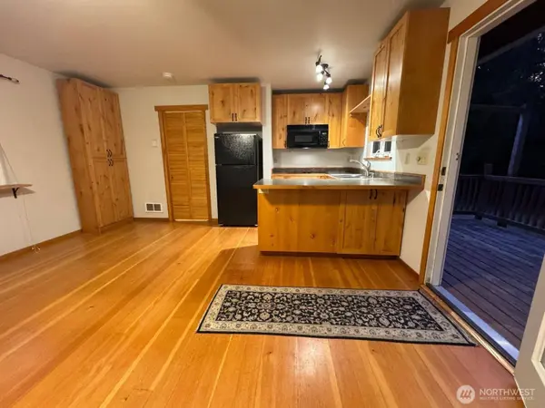 9962 Rustic LN, Sedro Woolley, WA 98284