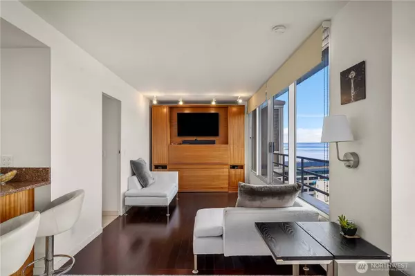 2125 1st AVE #802, Seattle, WA 98121