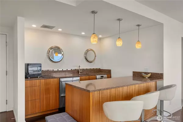 2125 1st AVE #802, Seattle, WA 98121