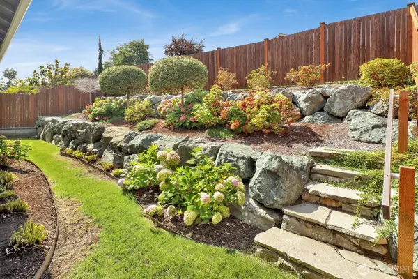 933 Alpine View DR, Mount Vernon, WA 98274