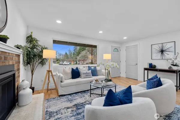 9218 NE 184th PL, Bothell, WA 98011