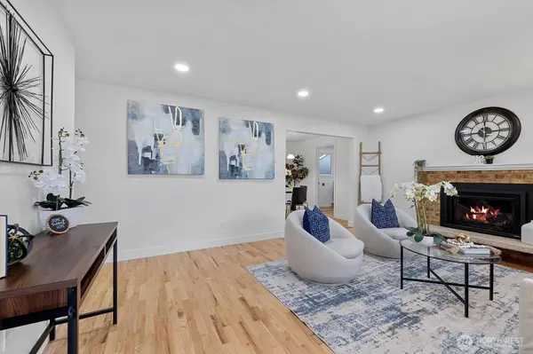 9218 NE 184th PL, Bothell, WA 98011