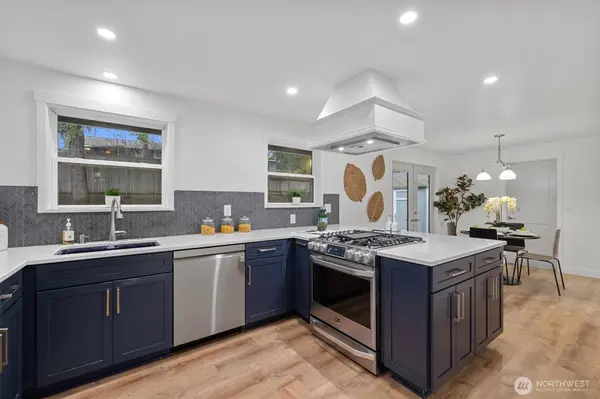 9218 NE 184th PL, Bothell, WA 98011