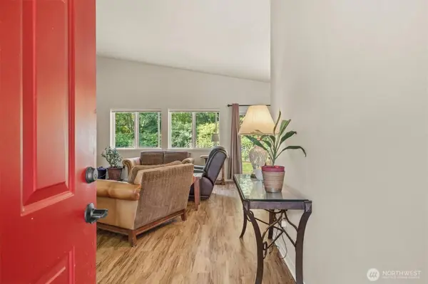 2021 Doe Dr, Oak Harbor, WA 98277