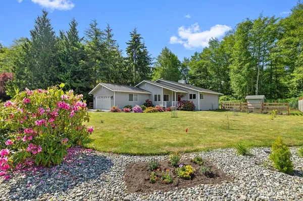 2021 Doe Dr, Oak Harbor, WA 98277