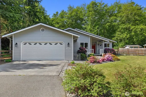 2021 Doe Dr, Oak Harbor, WA 98277