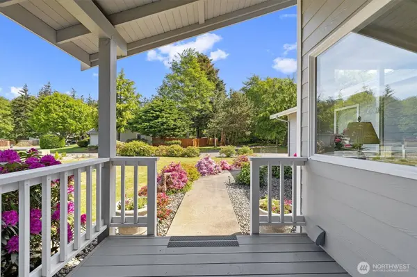2021 Doe Dr, Oak Harbor, WA 98277