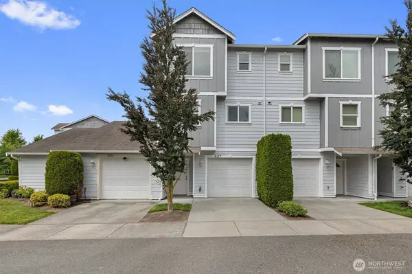 2-bedroom townhome for sale in Burlington WA at Cascade Commons condo community 98233