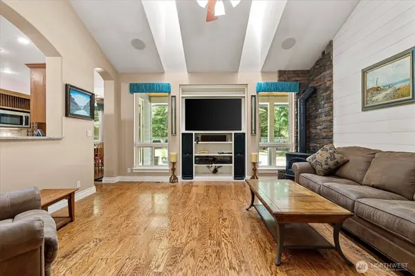 500 Wandering LN, Coupeville, WA 98239