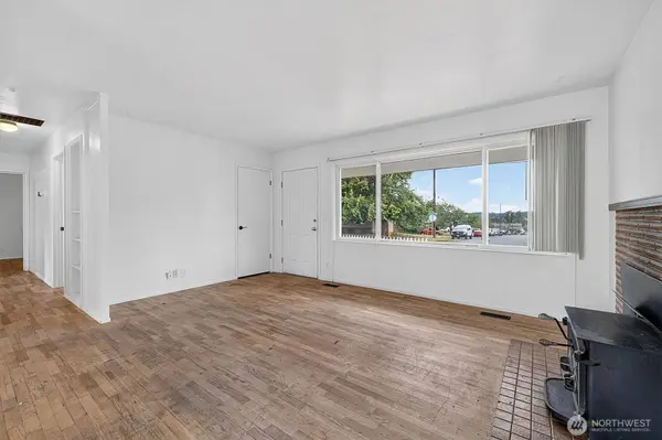294 NE Queets ST, Oak Harbor, WA 98277