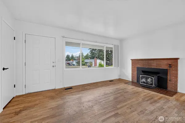 294 NE Queets ST, Oak Harbor, WA 98277