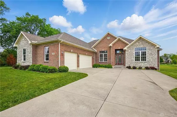 7250 Beaver Brook Drive, Springboro, OH 45066