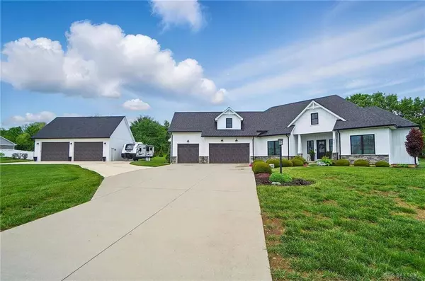 2832 Lucy Lane, Waynesville, OH 45068