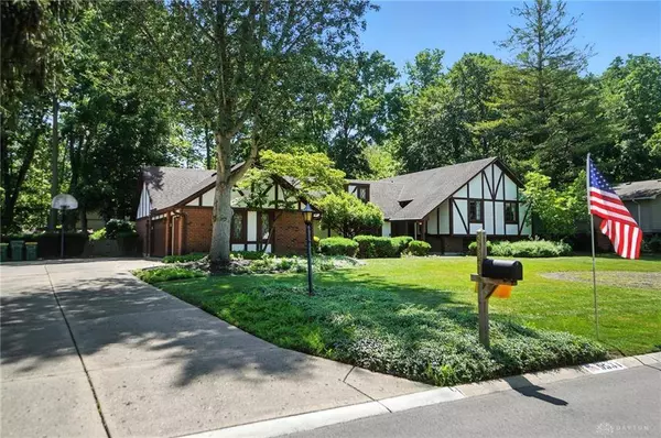 9534 Pheasant Wood Trail, Dayton, OH 45458