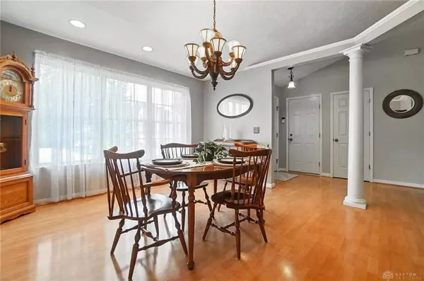 25 Kitty Hawk Drive, Springboro, OH 45066