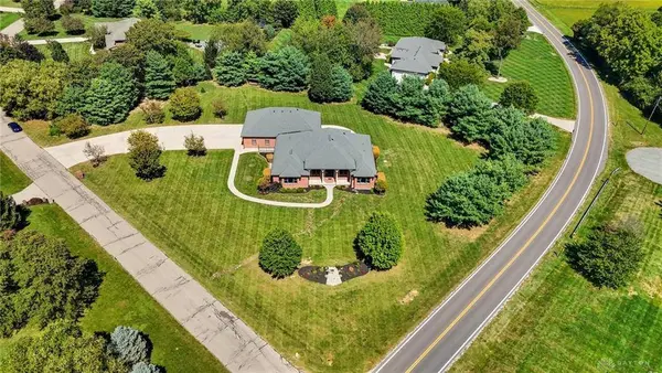 454 Skyland Drive, Bellbrook, OH 45305