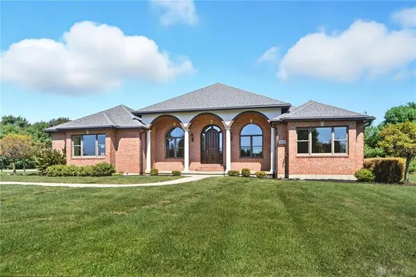 454 Skyland Drive, Bellbrook, OH 45305