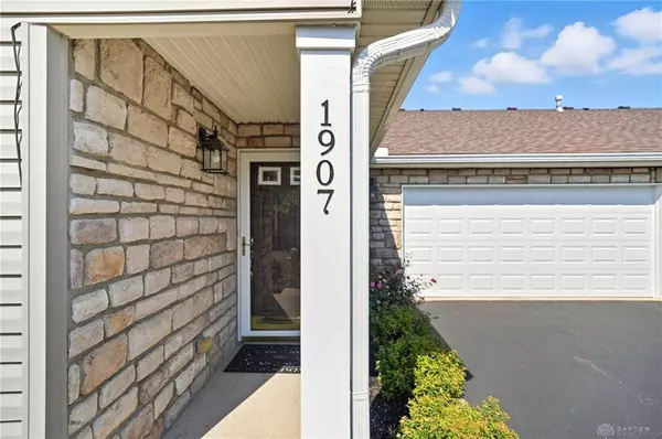 1907 Falling Leaf Lane, Miamisburg, OH 45342