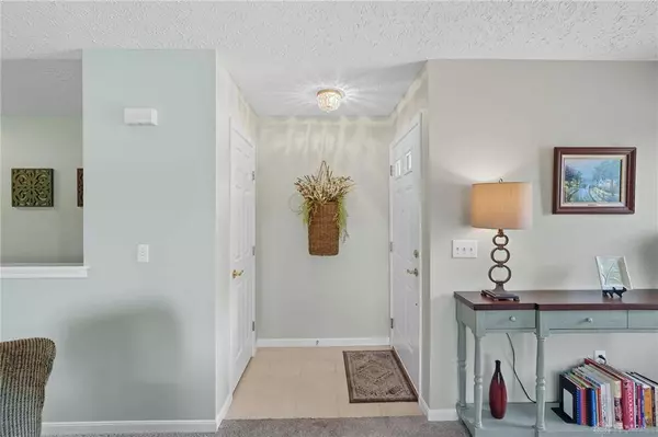 1907 Falling Leaf Lane, Miamisburg, OH 45342