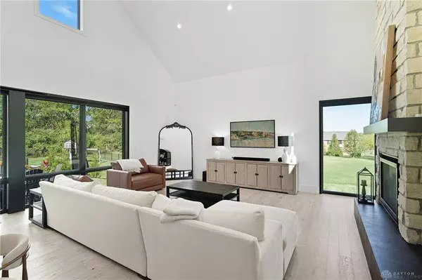 6265 Red Lion 5 Points Road, Springboro, OH 45066