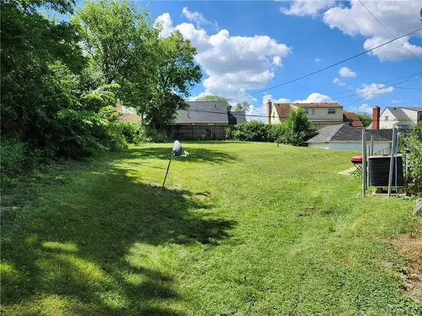 2312 Davue Circle, Dayton, OH 45406