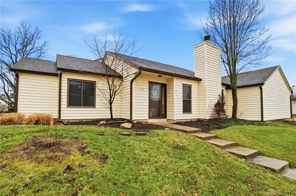 1320 Glastonbury Lane, Washington Twp, OH 45459