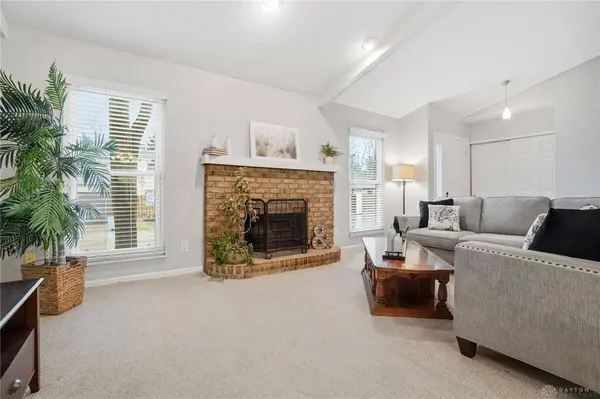 1320 Glastonbury Lane, Washington Twp, OH 45459