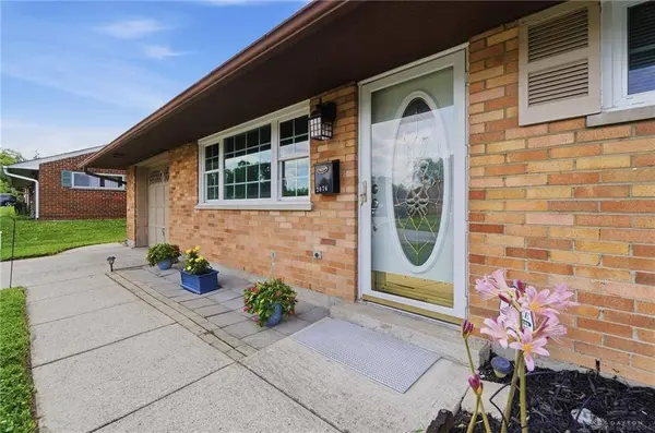 2076 Lynpark Avenue, Miami Township, OH 45439