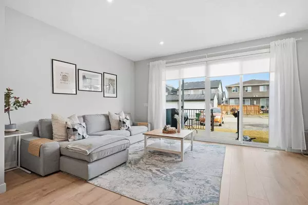 48 Seton Villas SE, Calgary, AB T3M 3G6