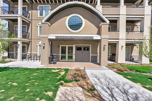 120 Mahogany ST SE #218, Calgary, AB T3M4E1