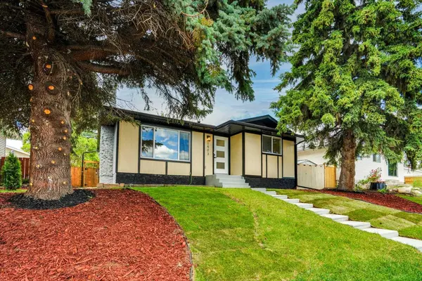 1903 62 ST NE, Calgary, AB T1Y1N3