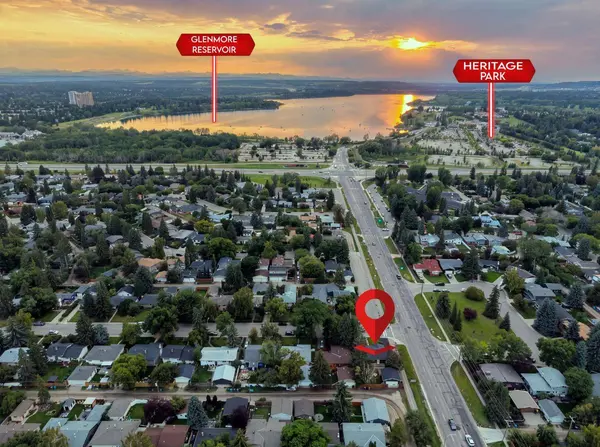 8304 11 ST SW, Calgary, AB T2V 1N6