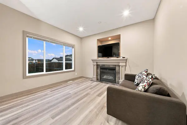 129 Saddlebrook CIR NE, Calgary, AB T3J 0K4