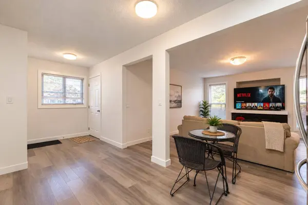 5711 24 AVE NE, Calgary, AB T1Y4R1