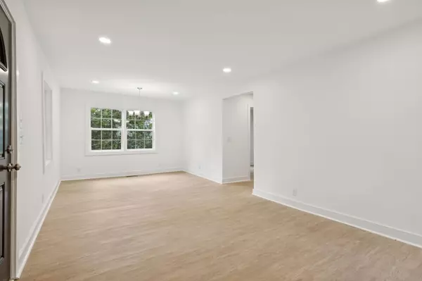 7932 Maple St, Lyles, TN 37098